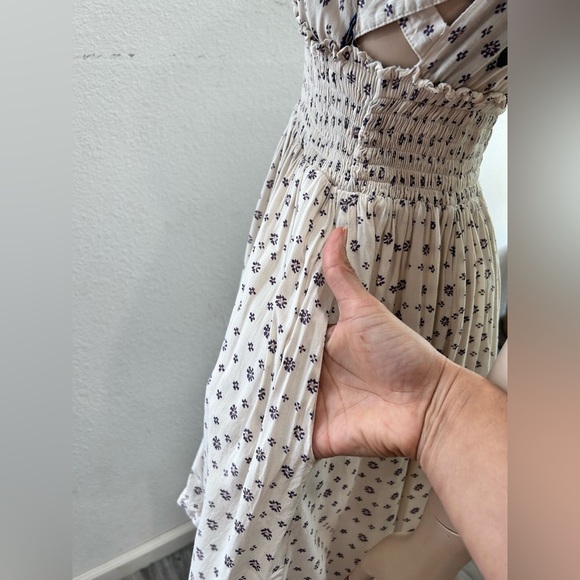 Elegant Blue and White Women's Dress - Picture 13 of 16